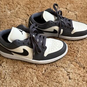 Jordan Women's Sneakers - Gray and Cream